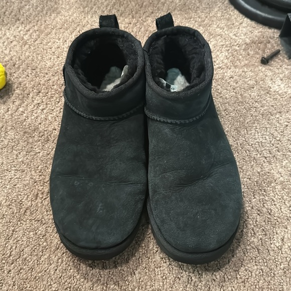 UGG Classic Ultra Mini Boot - Picture 2 of 3